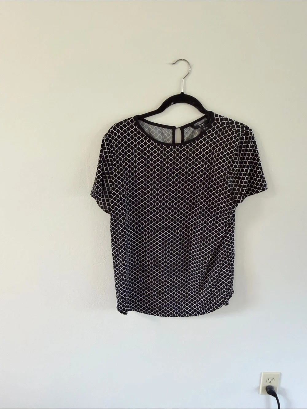 Black Short-Sleeve Top with White Lattice Pattern